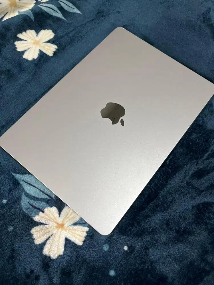 Macbook Air M2 Space Grey 13” Like New