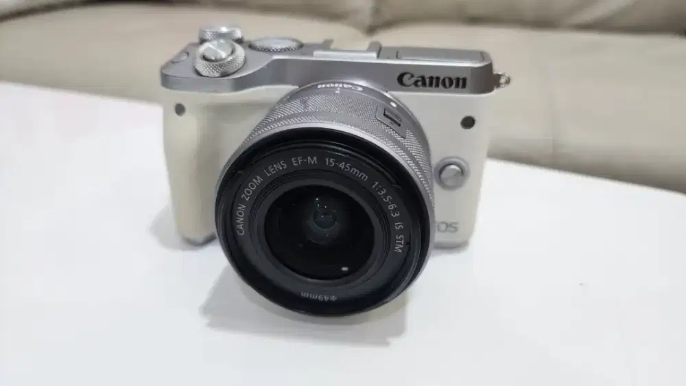 KAMERA MIRORLESS CANON EOS M6 Lensa 15-45mm