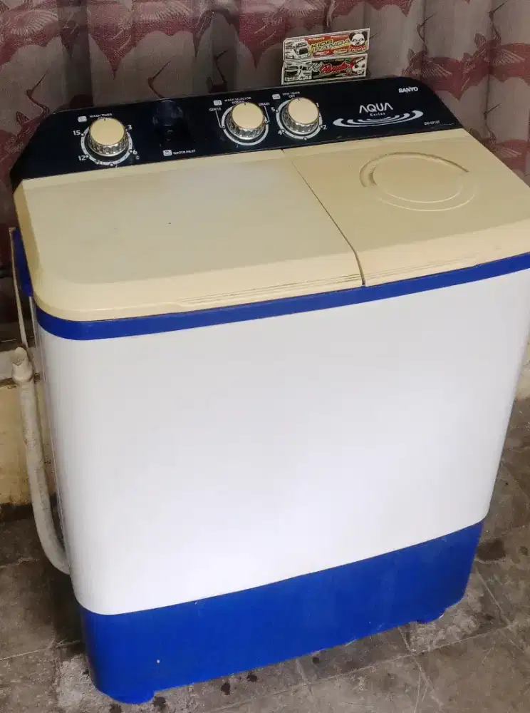 Dijual mesin cuci aqua 8 kilo normal lokasi jak-sel lenteng