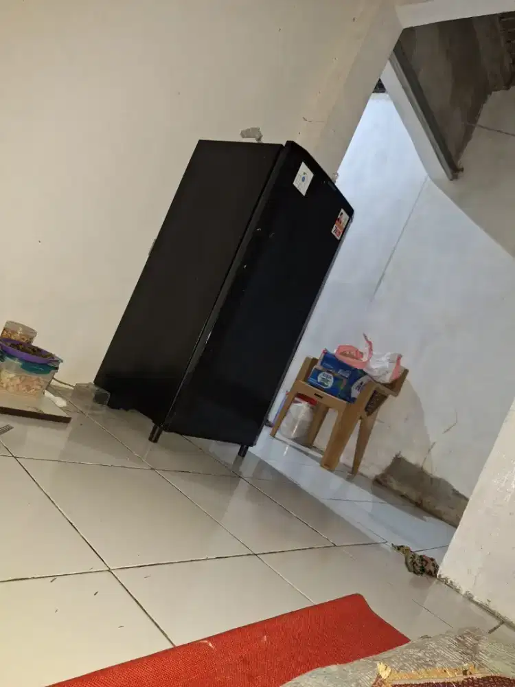 Dijual kulkas sanken