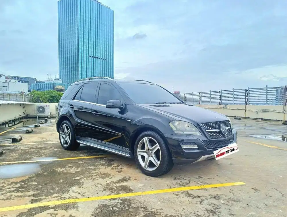 Mercedes Benz ML350 Grand Sunroof Tahun 2011 Automatic Hitam Metalik