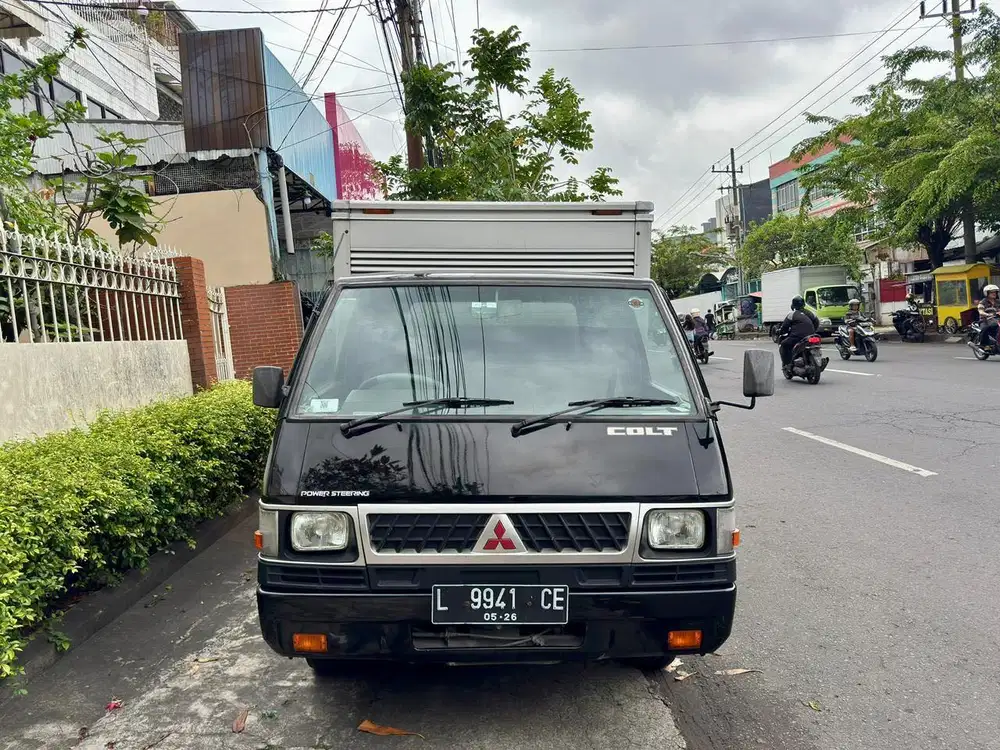 Mitsubishi L300 Full Box Aluminium Standart 2013 Hitam Pake Pribadi