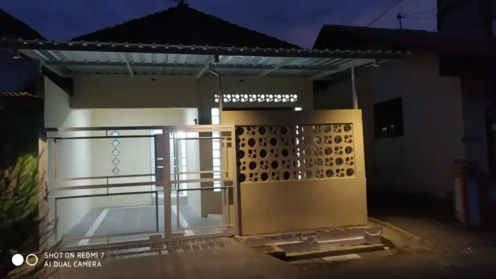 Rumah Ready Carport AC Tengah Kota Nyaman Aman Lokasi Strategis