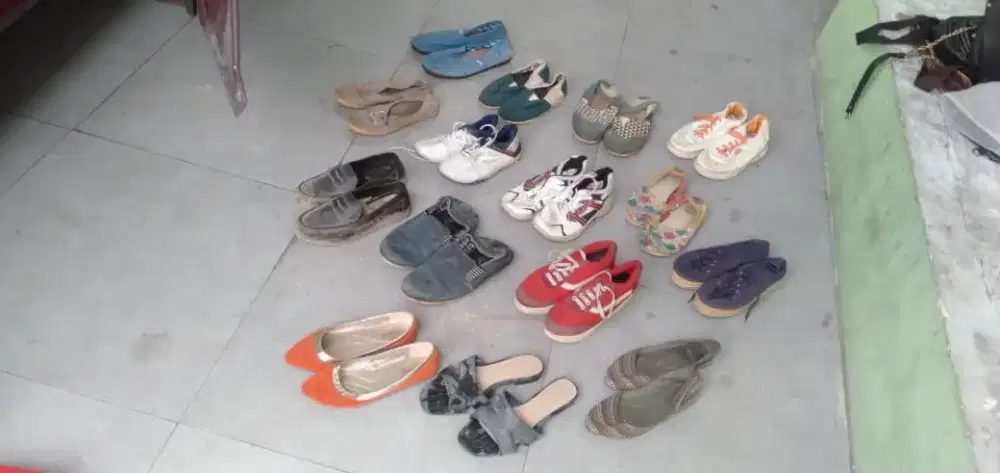 Di jual semua macam sepatu cow atau cew merek Wakai  asli dan murah