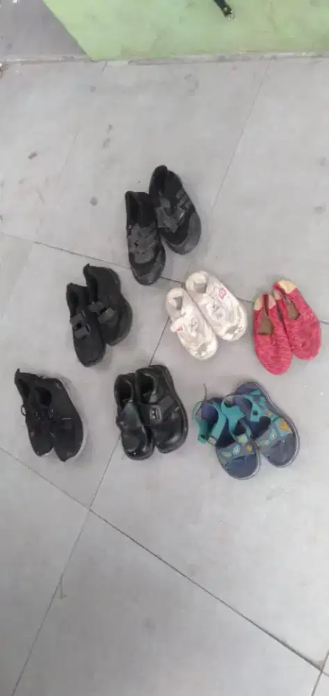 Di jual  semua macam mainan anak dll pilih akan semua ready