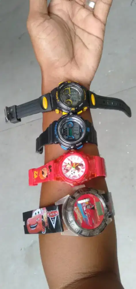 Di jual mainan anak jam tangan dll murah aja