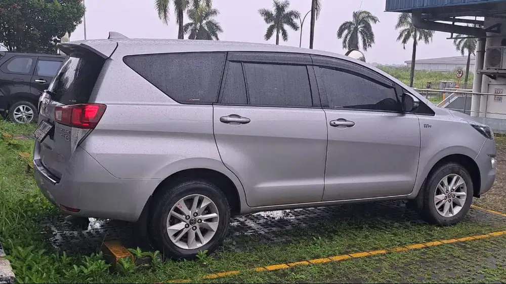 Dijual Toyota Innova Reborn  G Manual