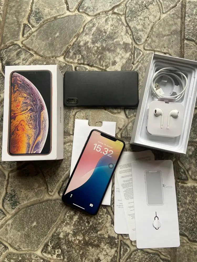 Iphone XS MAX 64gb ex inter lama All Operator fullset sampe ke headset