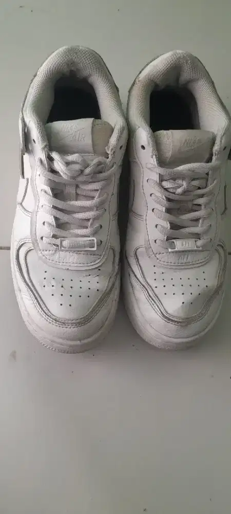 Dijual sepatu merk NIKE AIR Force 1
