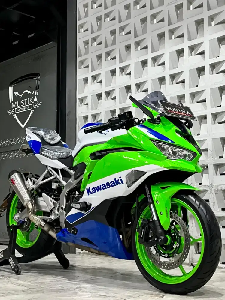 KAWASAKI ZX25RR ABS 40TH ANNIV -Chintia Mustika