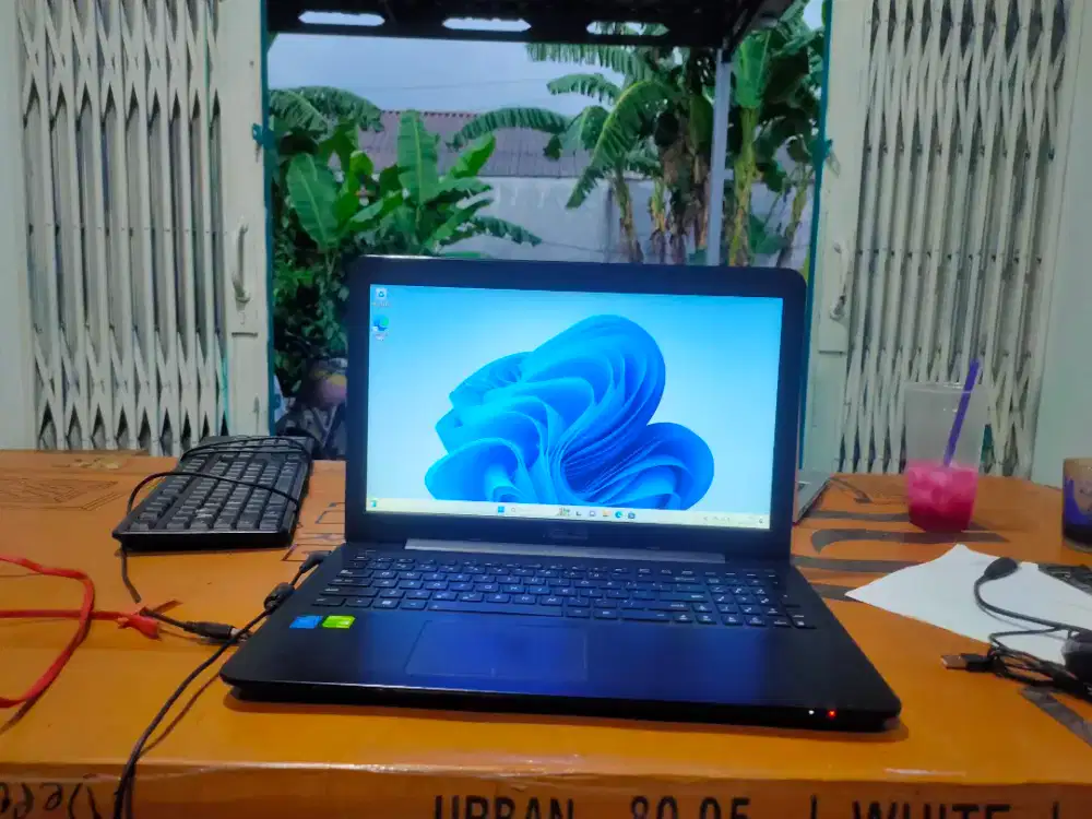 Laptop Asus core i3 RAM 6GB Dual VGA