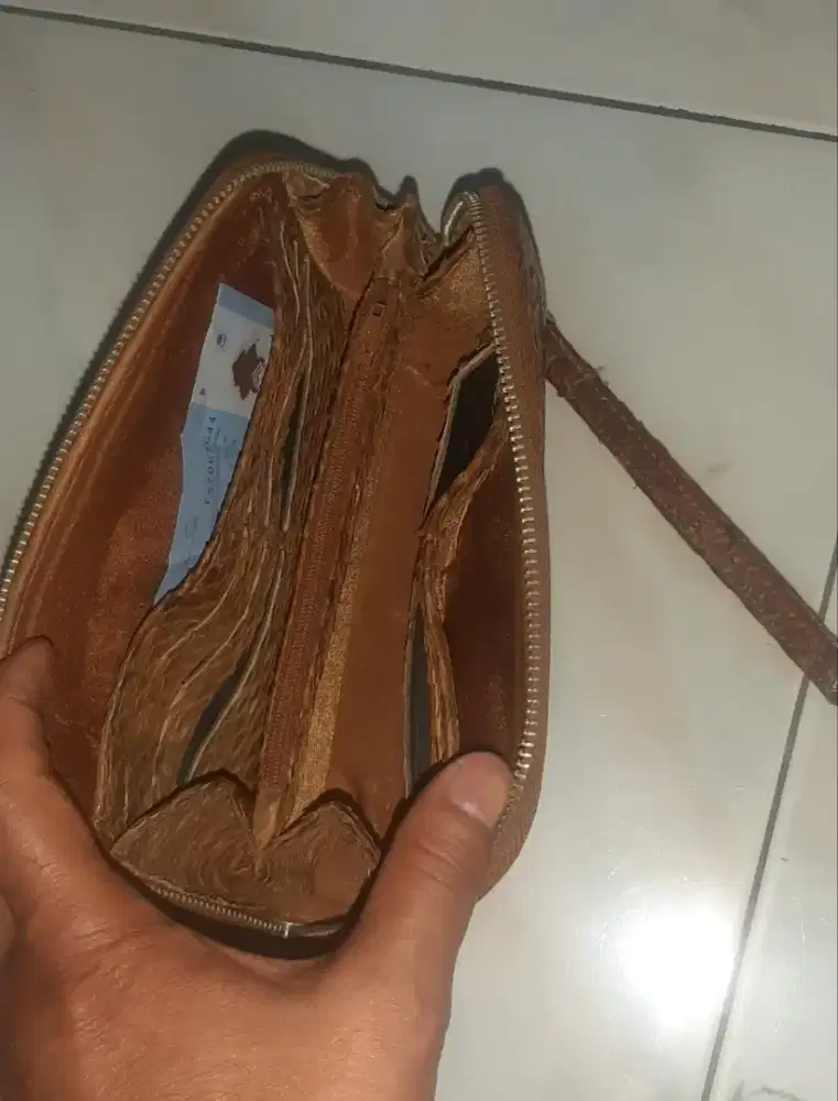 Dompet kulit ular