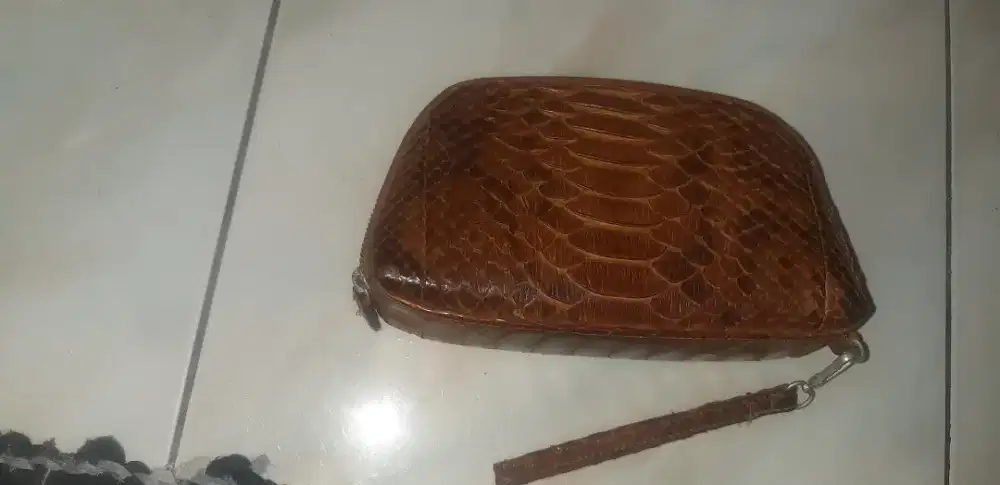 Dompet kulit ular