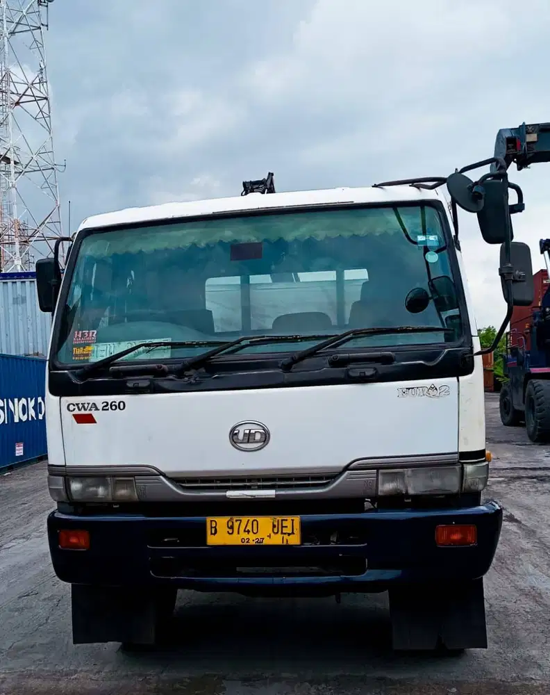 Head Trailer UD Truk