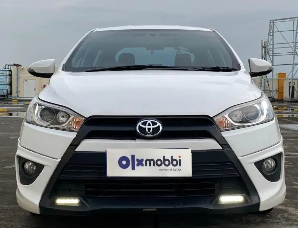 TDP 8,JT Toyota Yaris 1.5 TRD Sportivo Bensin-AT Putih 2015