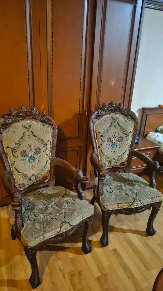 Sepasang Kursi ukiran naga kayu jati