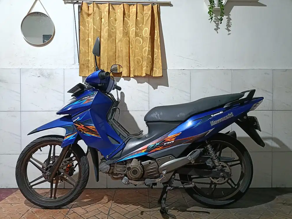 Kawasaki zx 130 tahun 2005/tt boleh gan cash lebih bagus