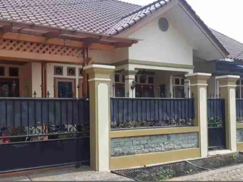 jual rumah murah BU butuh uang lokasi strategis di  sarua Ciputat rumah komplek keamanan 24 jam dekat sekolah dan masjid