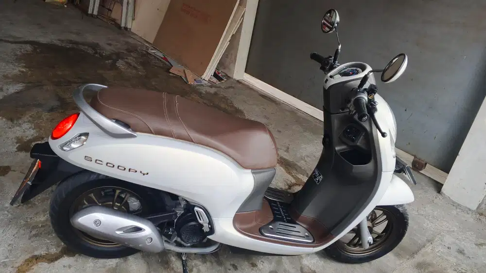 Scoopy prestige white 2024 murah