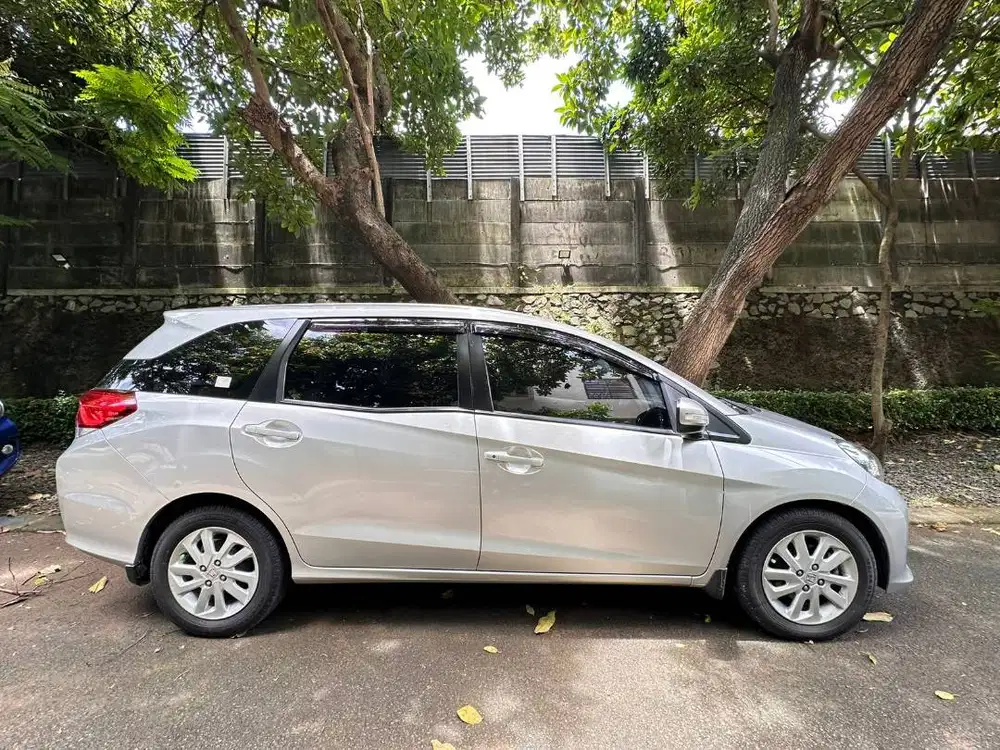 Dijual Mobilio 2014 KM rendah
