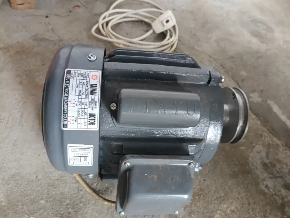 Dinamo jiayu 1 HP, rpm 2800, 5,1 V,
