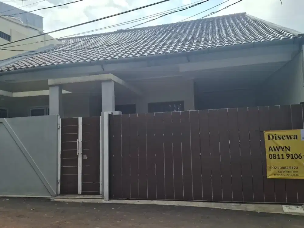 Rumah Baru Direnovasi di Jalan Besar di Condet Disewa/ Dijual Cepat