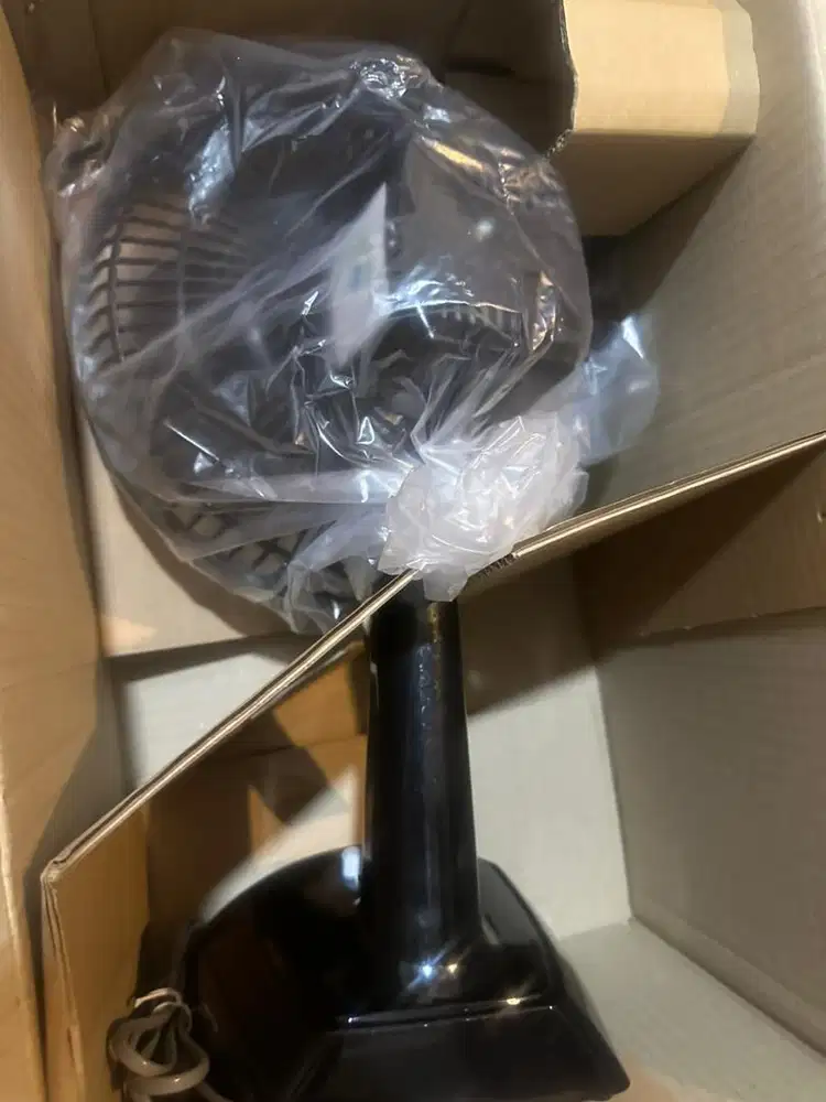 Kipas Angin Meja (Masih Baru)