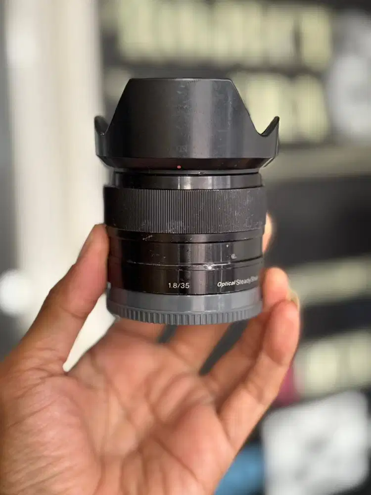 Sony E 35mm F1.8 Bonus Hood Siap Pakai