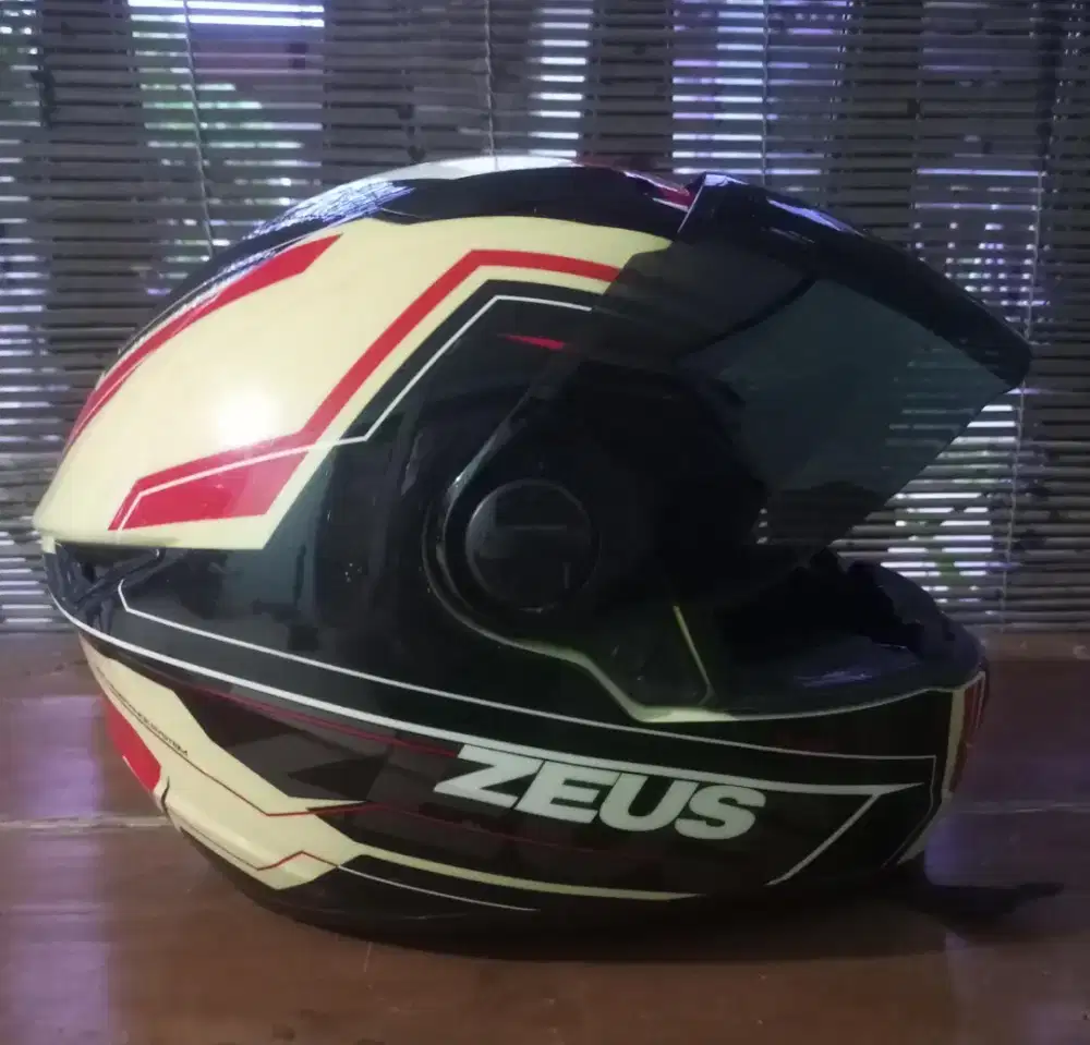 Helm Zeus 811 Plasma