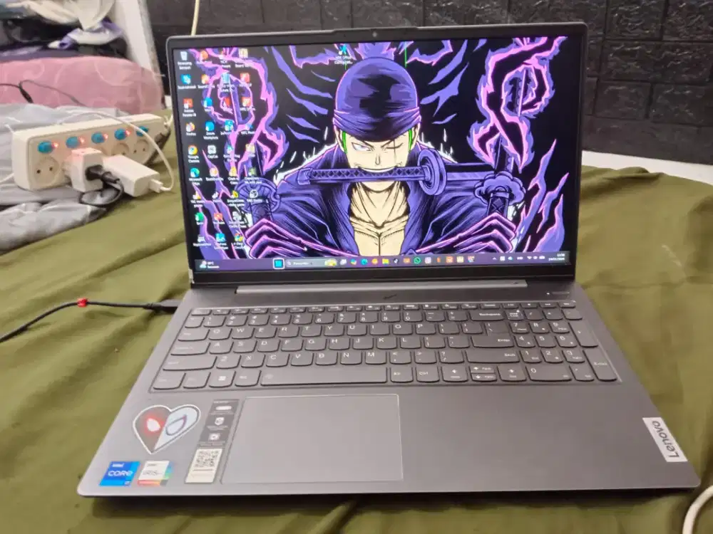 Laptop Lenovo Gen 12 Intel Core i7-1255U, RAM 16 GB penyimpanan 500 GB