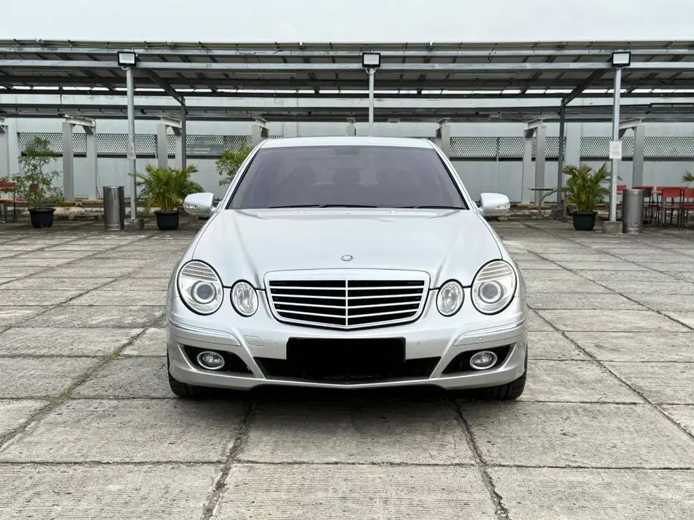 Mercedes-Benz E230 2.5 elegance 2009