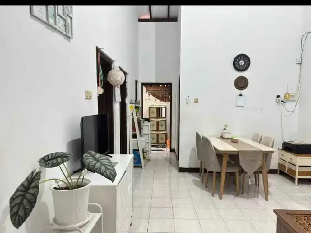 Rumah di Jakal KM 8 – Dekat Kampus, Nilai Nggak Pernah Turun