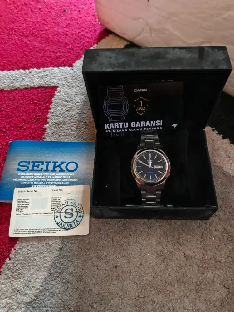 Jam tangan seiko