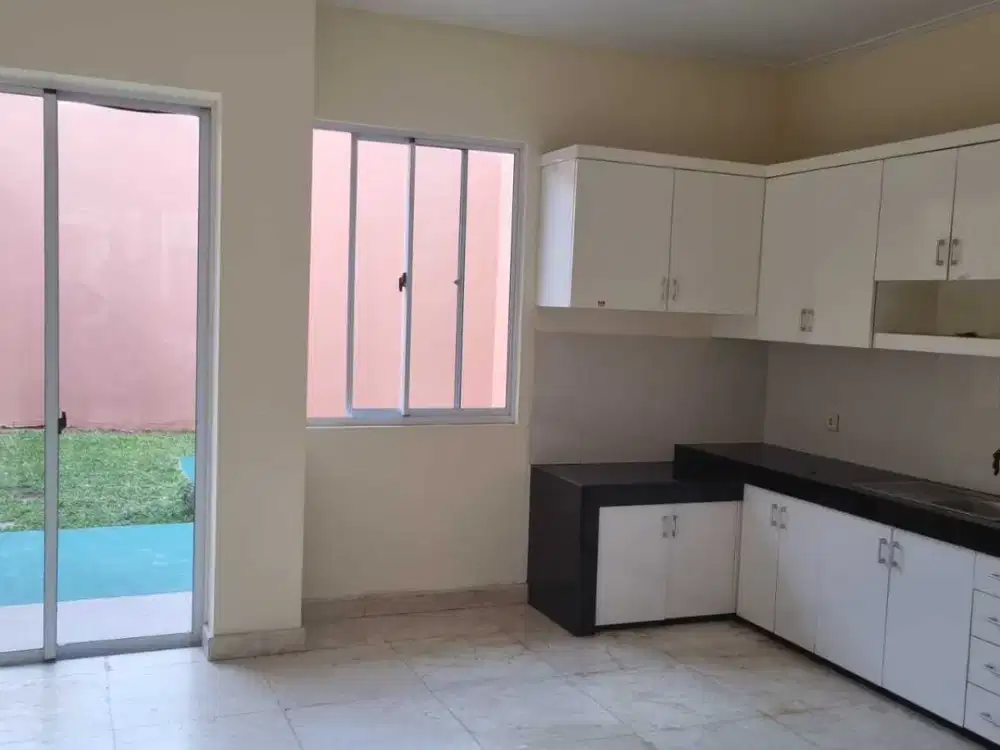 Rumah Cluster exclusive di Lebak bulus.