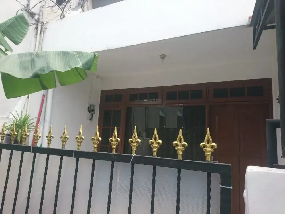 Disewakan rumah siap huni, strategis, area Rawamangun Jakarta Timur