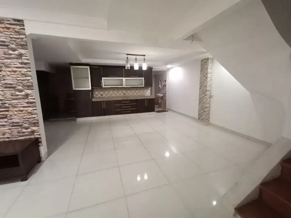 DIJUAL / DISEWAKAN Rumah Siap Huni – Kelapa Gading, Jakarta Utara (Depan Mall)