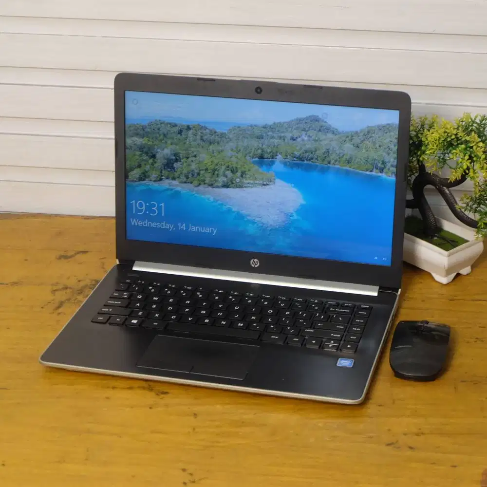 SLIM LAPTOP HP 14 CK Intel Celeron RAM 4 SSD