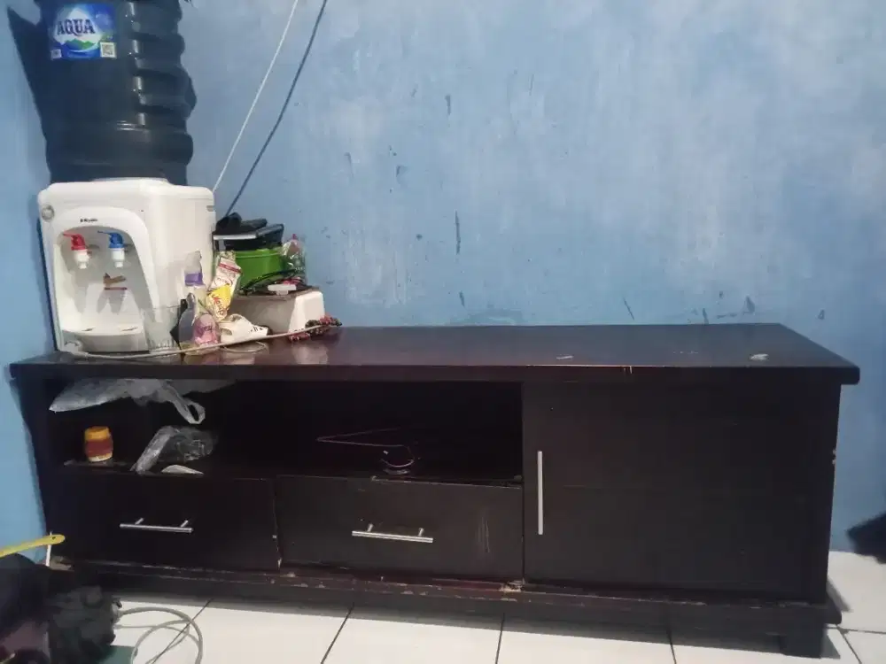 Lemari tv kayuu