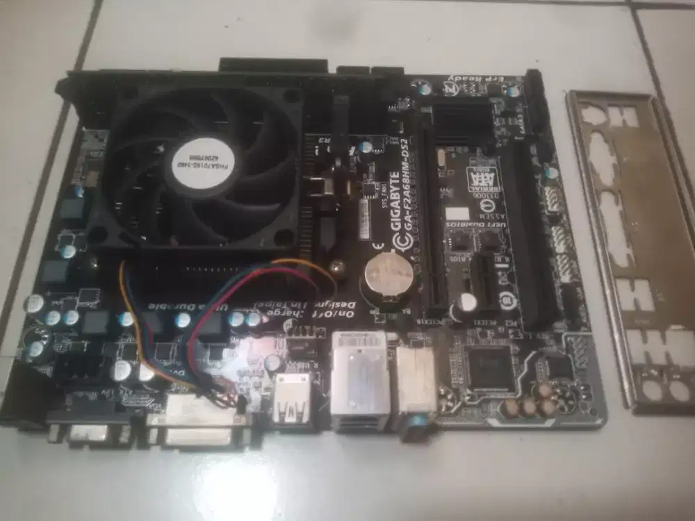 mobo gygabyte fm2+ kondisi normal