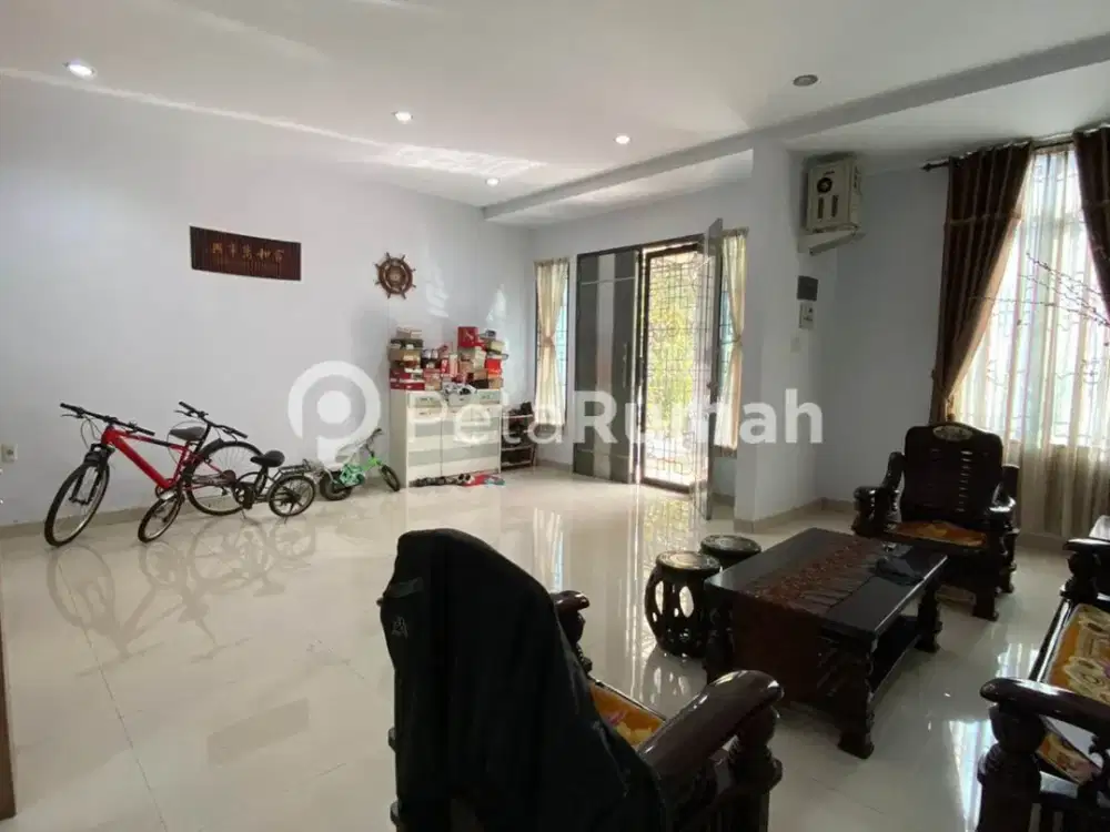 DIJUAL VILLA JALAN RUMAH SAKIT HAJI KOMPLEK VILLA MUTIARA RESIDENCE (DEWI NATALIA)
