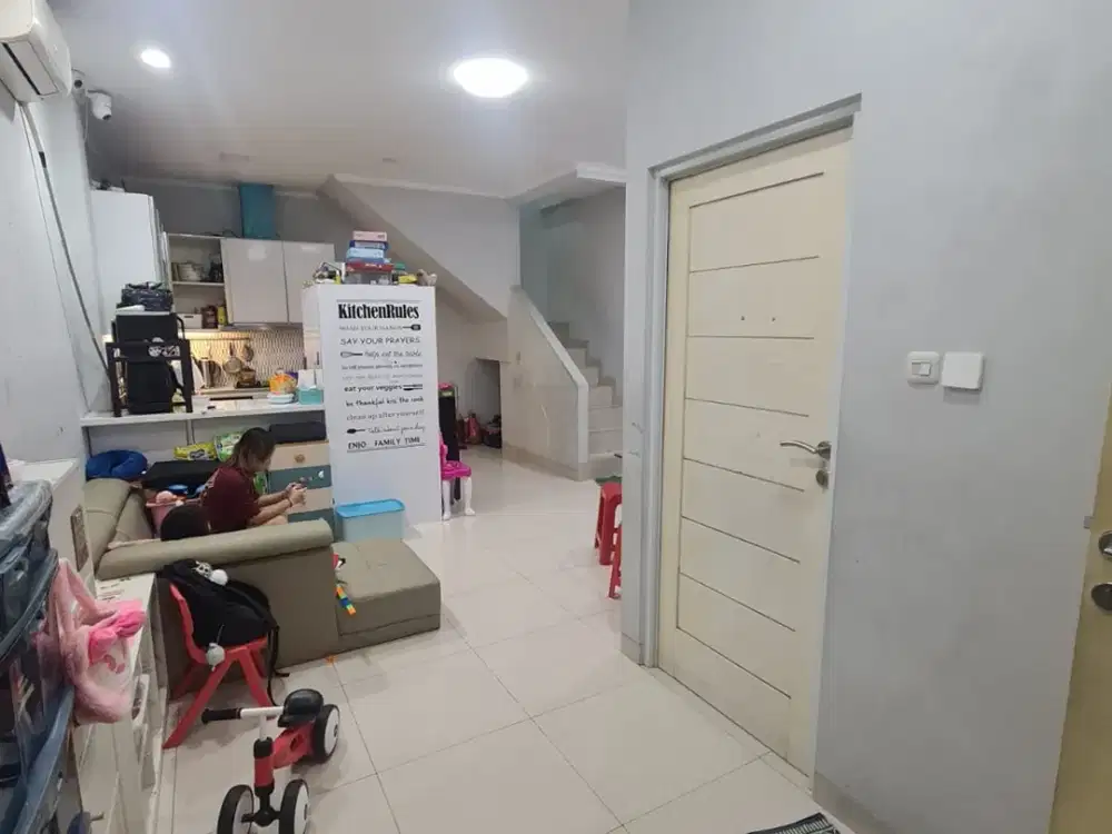 DIJUAL RUMAH BAGUS MINIMALIS HADAP UTARA HARGA TERMURAH DI KALIDERES PERMAI