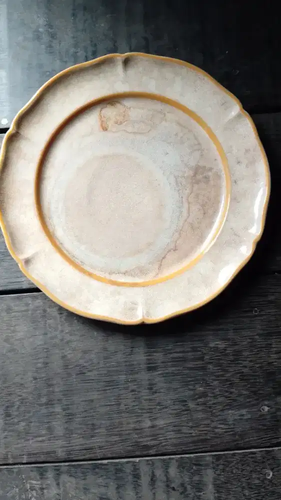 Piring antik asli Belanda