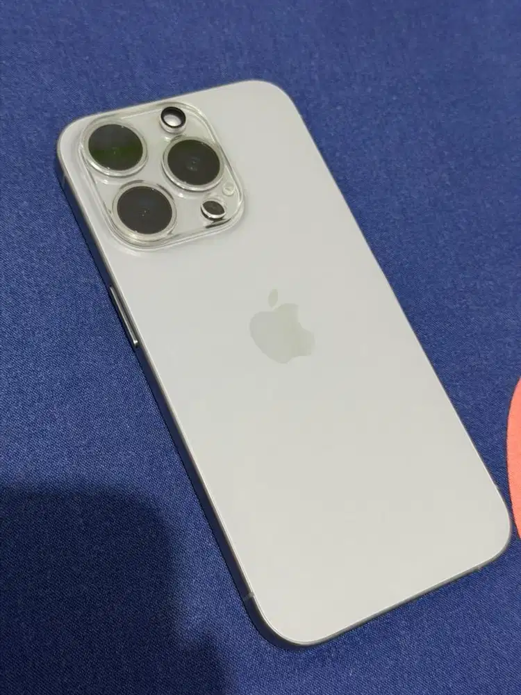 Iphone 15 pro silver 128gb blibli (garansi resmi indonesia)