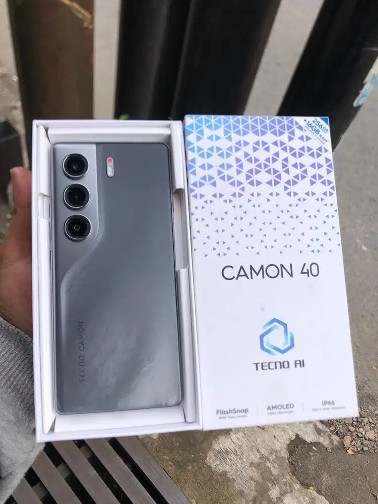 Techno Cammon 40 8/256 likenew