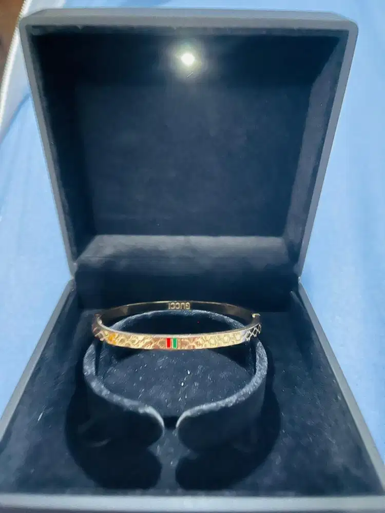 Perhiasan silver dan titanium