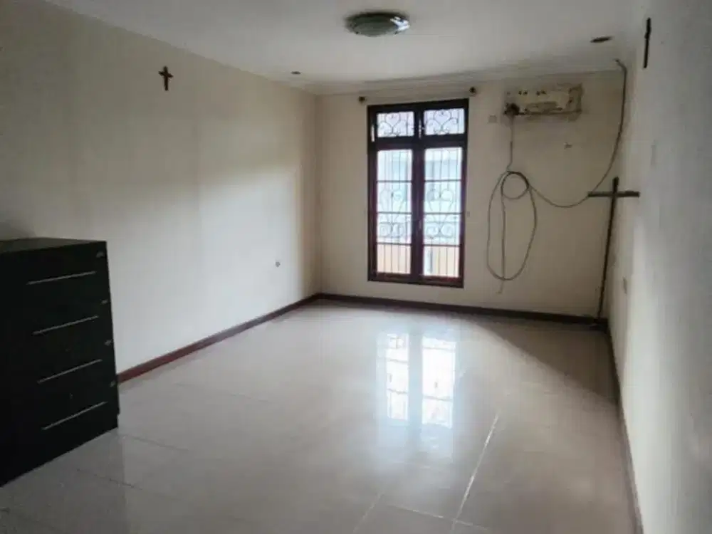 DIJUAL RUMAH BAGUS HOOK HARGA TERMURAH LOKASI BAGUS DI TAMAN PALEM LESTARI