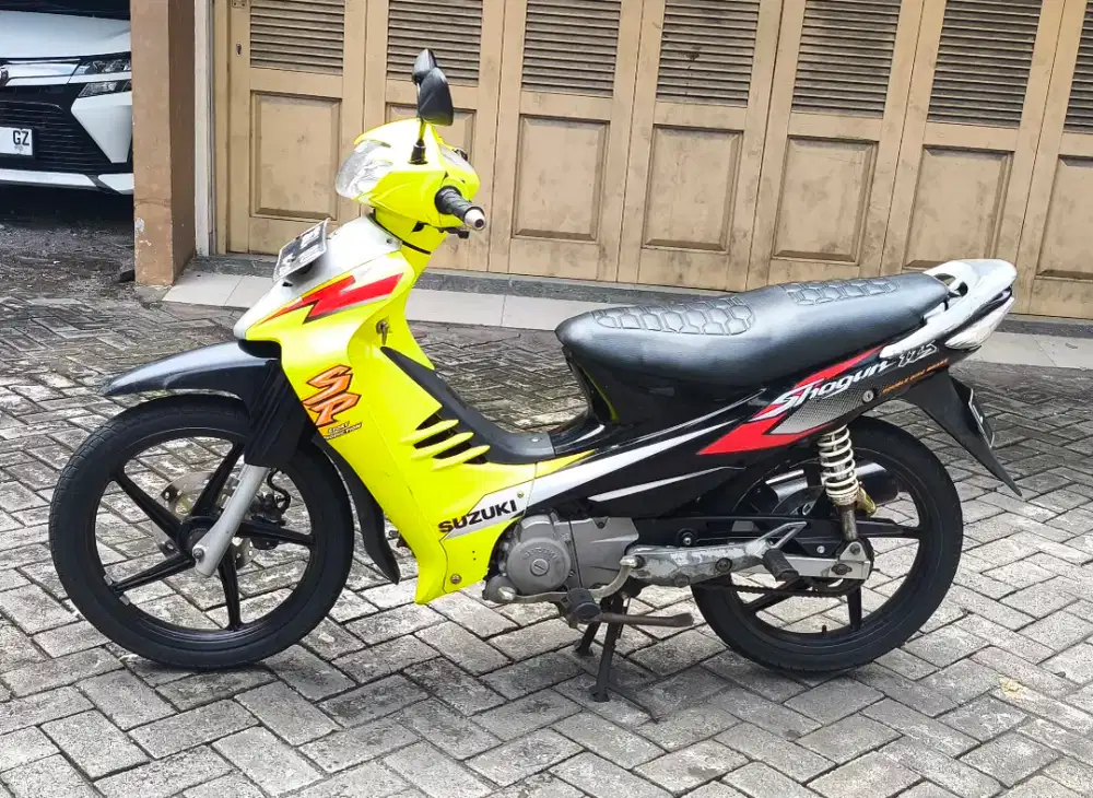 Suzuki Shogun 125 R kuning hitam