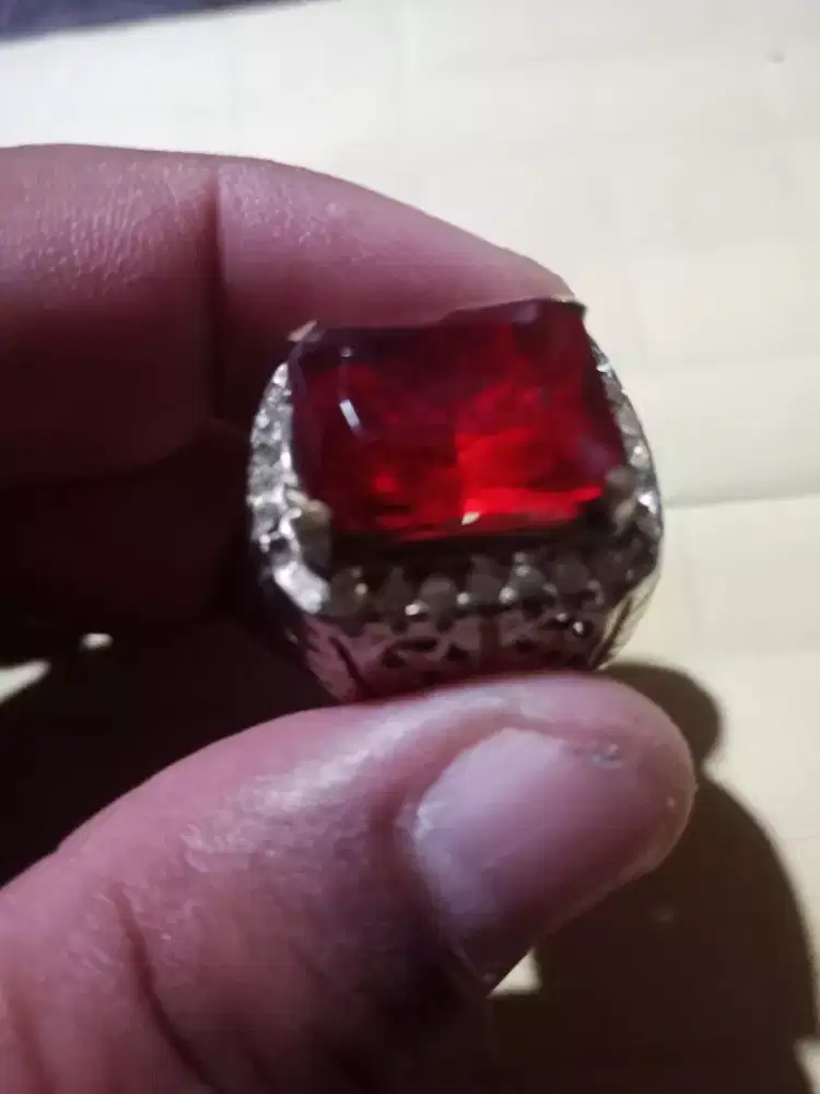 Cincin merah siyem