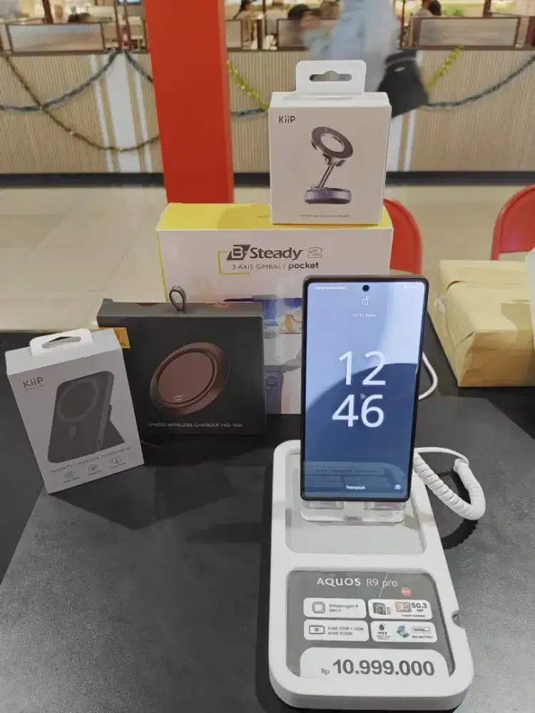 SHARP AQUOS R9 PRO free voucher idm 1,5 jutaa dan gift senilai 1,5