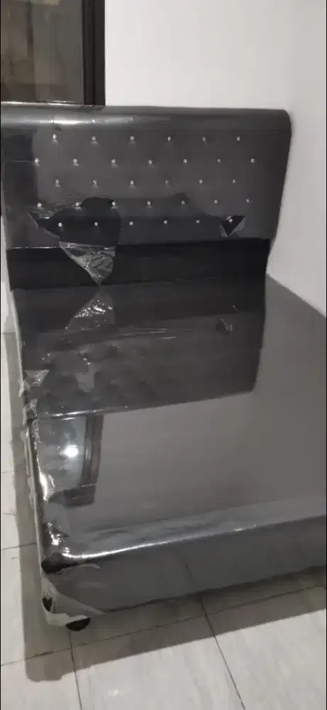 Divan ukuran 160 x 200